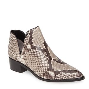 NWT Marc Fisher LTD Yilda Bootie Snakeskin Print NWT Women’s Size 6